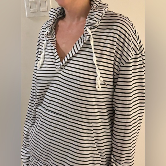 💫SHEIN Women’s Striped Hoodie - Picture 10 of 10